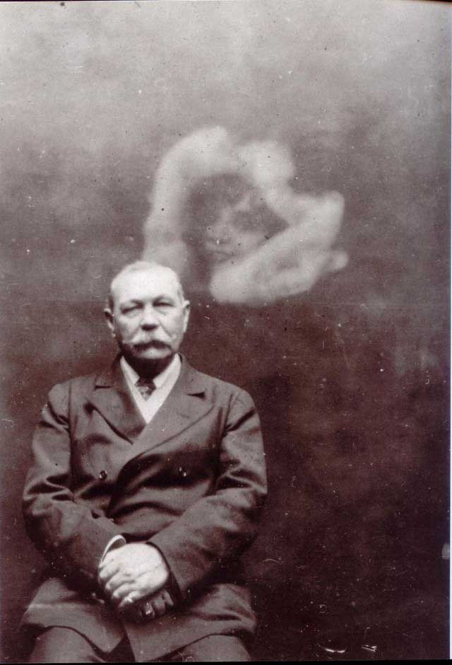 Picture 3 of Inside the Dark Rooms: A Story of Spiritualism and Science