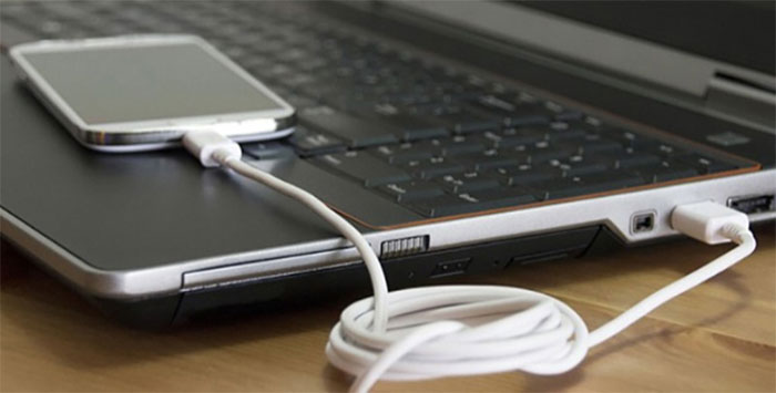 Picture 2 of Instructions for properly charging your phone battery using a computer