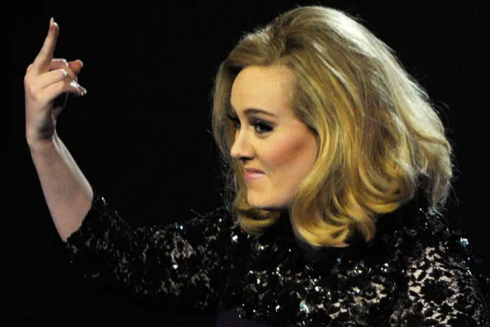 Interesting history of 'middle finger' culture Picture 2