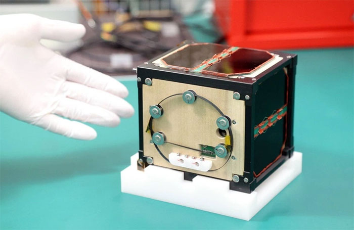 Japan launched the world's first wooden satellite Picture 1