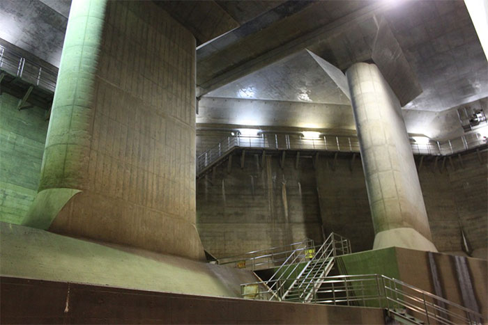 Picture 3 of Japan's world champion anti-flood underground construction: Each tank can hold 1 space shuttle