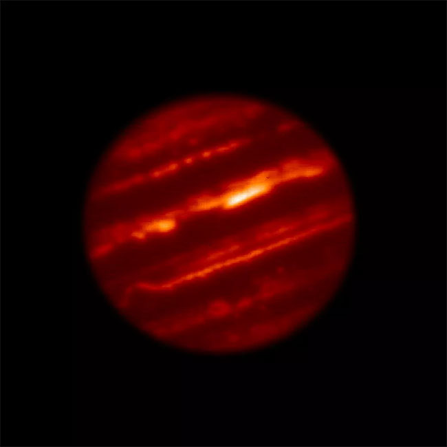Jupiter is a gas planet, so if a person stood on the surface of Jupiter, would he fall straight into the core? Picture 2