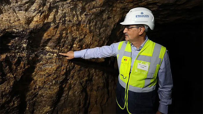 Picture 2 of Just found a rare earth 'given' mine, enough for the world to use for 1,000 years: Which country is lucky to own?