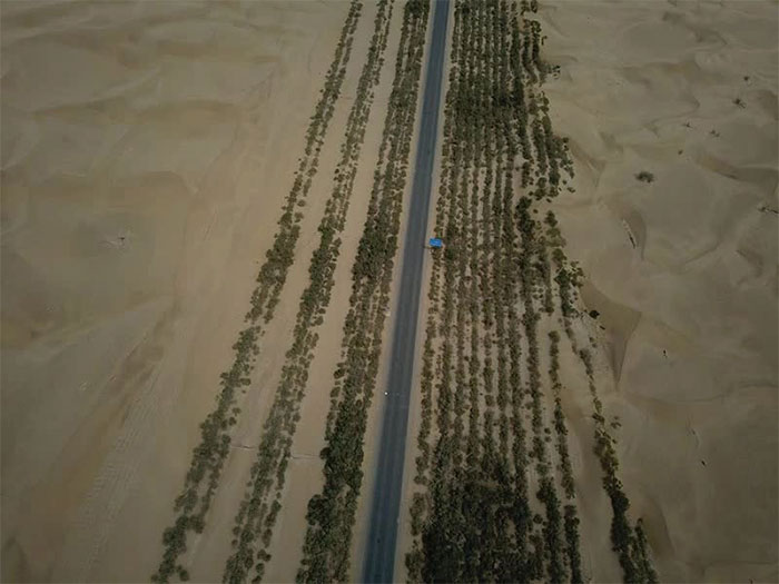 Picture 4 of Lacking electricity and water, how did China build thousands of kilometers of highway across the Taklimakan desert?