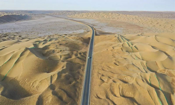 Picture 6 of Lacking electricity and water, how did China build thousands of kilometers of highway across the Taklimakan desert?