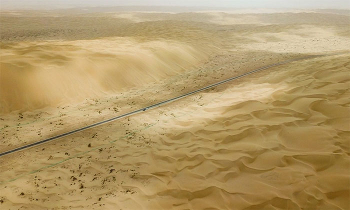 Picture 7 of Lacking electricity and water, how did China build thousands of kilometers of highway across the Taklimakan desert?