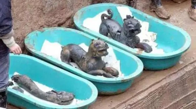 Picture 4 of Lake water drops 100 meters overnight, experts come to excavate, unexpectedly encounter '6 golden dragons'