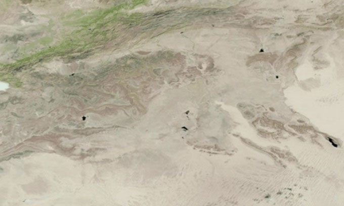 Picture 3 of Lakes appear across the Sahara desert after floods