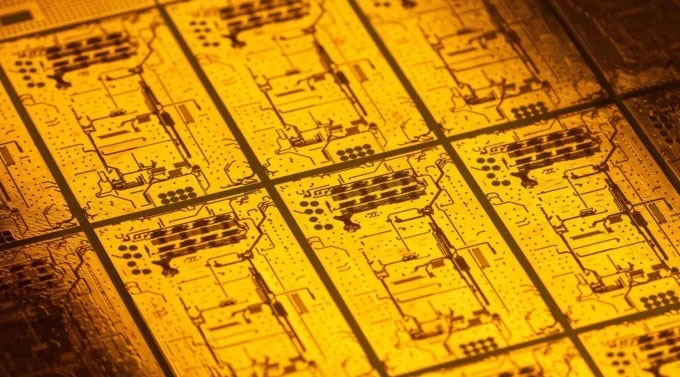 Picture 3 of 'Laying' diamonds onto semiconductor chips to increase durability