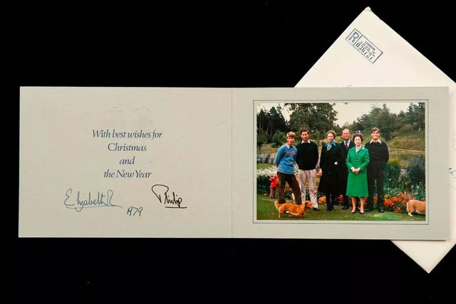 Let's look back at the British Royal Family's Christmas card series over the past 100 years Picture 5