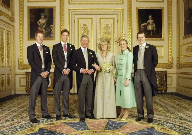 Let's look back at the British Royal Family's Christmas card series over the past 100 years Picture 8