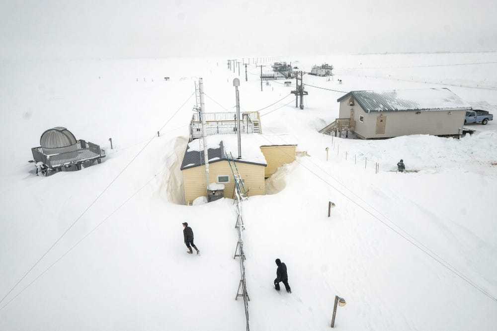 Life in a town that hasn't seen sunlight for 66 days Picture 2