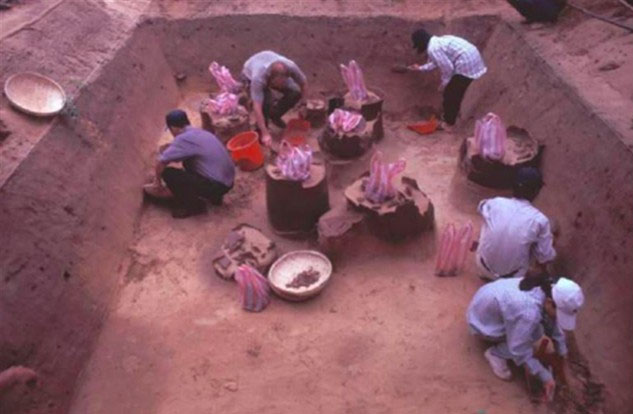 Picture 1 of Listen to the story of a thousand-year-old set of jewelry in a tomb