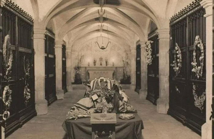 Picture 4 of Little-known secrets inside the 200-year-old British Royal crypt
