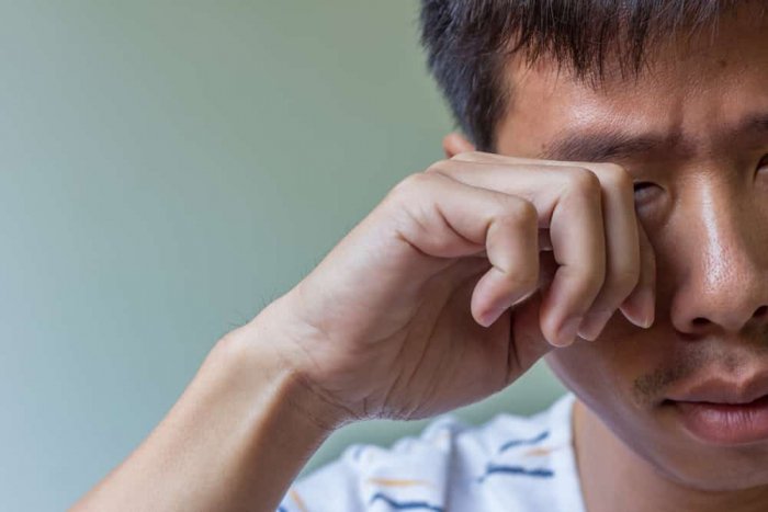 Man with 'crocodile tears' syndrome cries every time he eats Picture 1