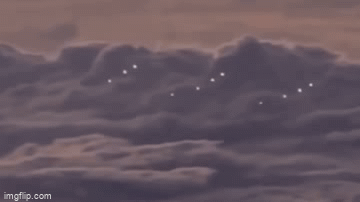 Marvel at dozens of glowing flying objects moving at an altitude of 12 km Picture 1