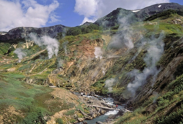 Mesmerized by the hills spewing 'white smoke' as beautiful as a fairyland in birch Picture 8