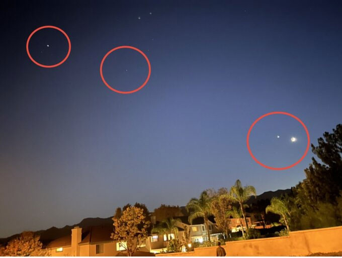 Moon, Saturn, Venus, Jupiter line up in the sky Picture 1