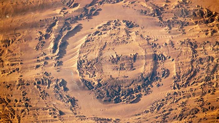 Picture 1 of Moving eye in the Sahara left by 'space killer'