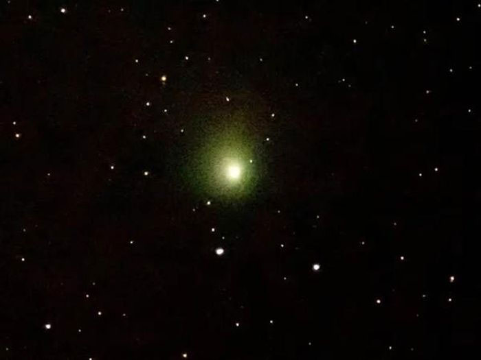 Mysterious comet flies close to the Sun without melting, leaving scientists puzzled Picture 2