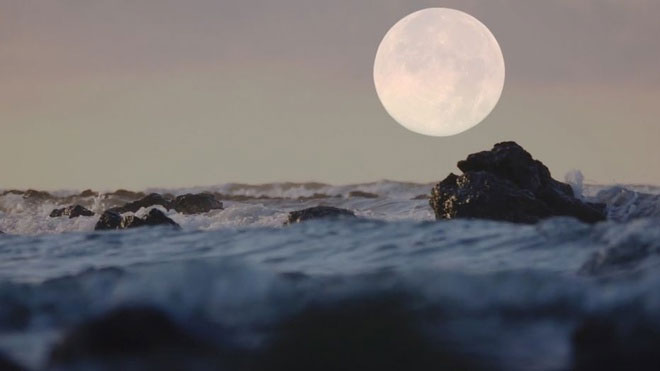 Picture 1 of NASA announces unprecedented discovery about the Moon.