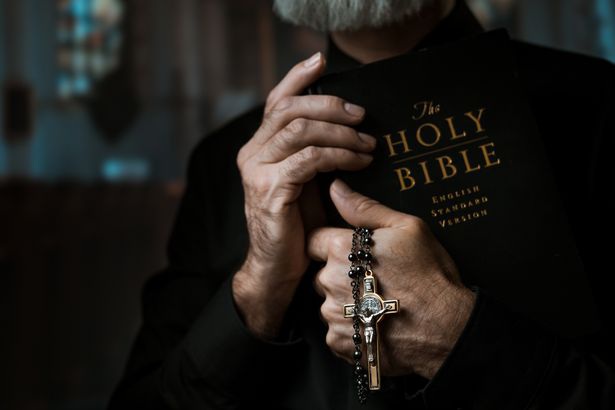 NASA hires priests to prepare for communication with aliens Picture 1