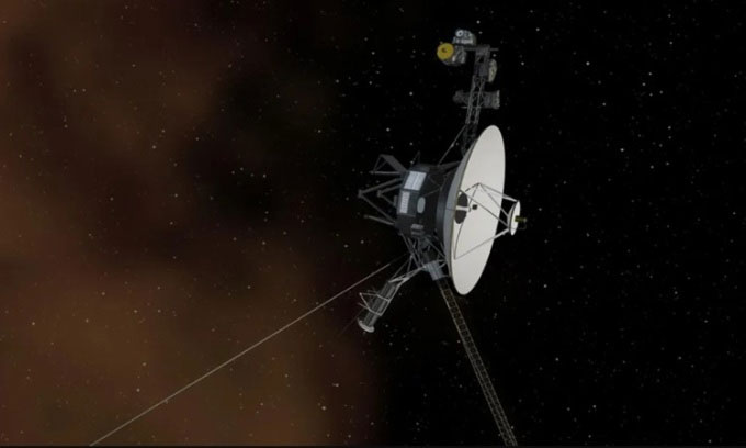 Picture 1 of NASA received a communication signal from a spacecraft 24 billion kilometers away