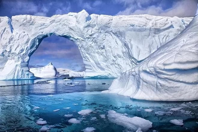 Picture 2 of New discovery in Antarctica: Scientists find mysterious 'giant object' with a diameter of 56km!