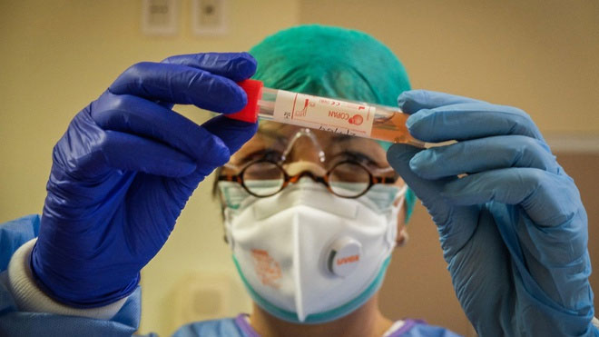 Picture 1 of New findings about the blood of recovered patients could solve the ventilator problem.