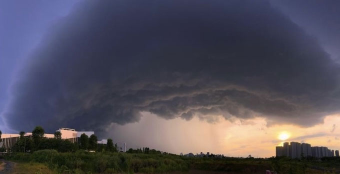 Picture 1 of Northern Vietnam will experience thunderstorms starting from the middle of next week.