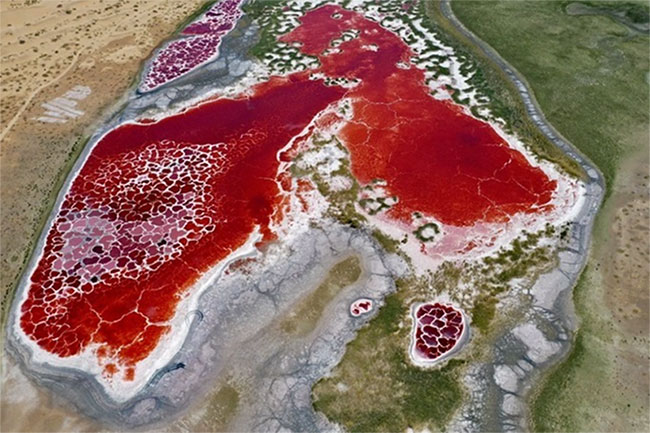 O Lan Lake- 'Heart of the Earth' Picture 2
