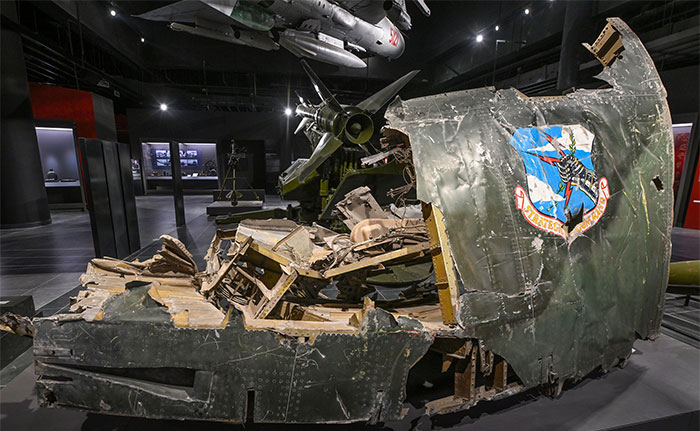 Picture 12 of Overwhelmed by the array of planes, tanks and 'huge' weapons at the Vietnam Military History Museum