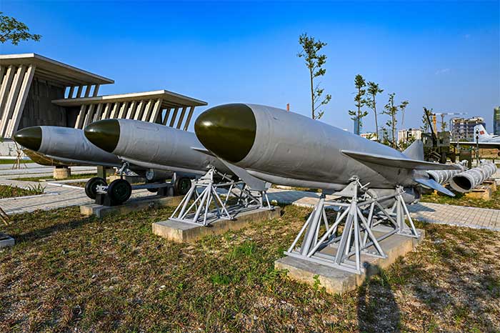 Picture 5 of Overwhelmed by the array of planes, tanks and 'huge' weapons at the Vietnam Military History Museum
