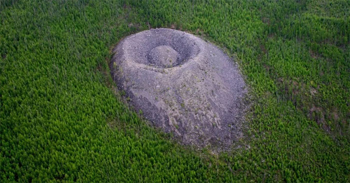 Picture 1 of Patomskiy Crater: Natural Wonder or Ancient UFO Ruins?