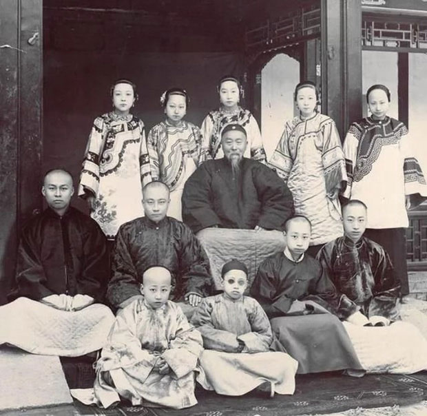Picture 4 of Photo series 'exposing' the Qing Dynasty's mandarin family: Many children and grandchildren, young concubine's beauty attracts attention