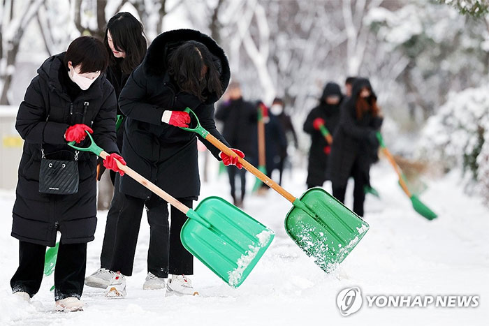 Photo series: Korea froze in the Arctic cold wave, white snow and ice covered many cities Picture 11