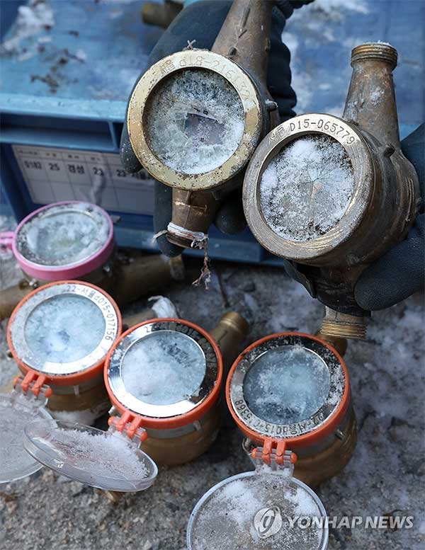 Photo series: Korea froze in the Arctic cold wave, white snow and ice covered many cities Picture 9