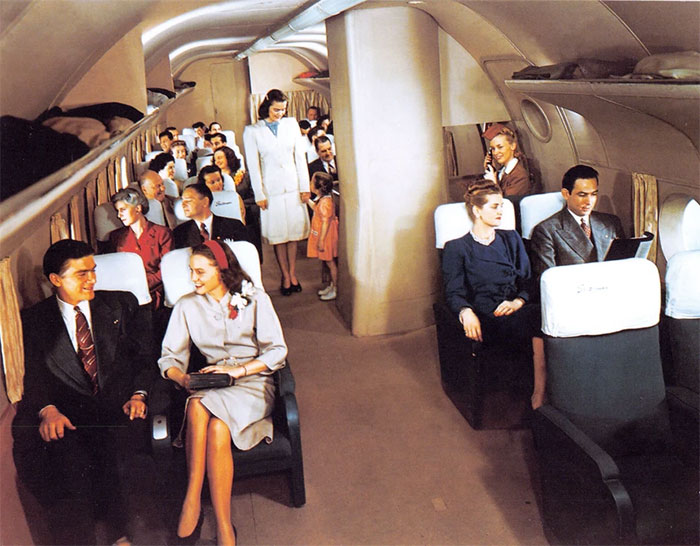 Picture 4 of Photos show how flying has changed over the past 100 years, especially the 'golden age'