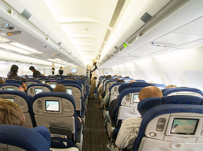 Picture 9 of Photos show how flying has changed over the past 100 years, especially the 'golden age'