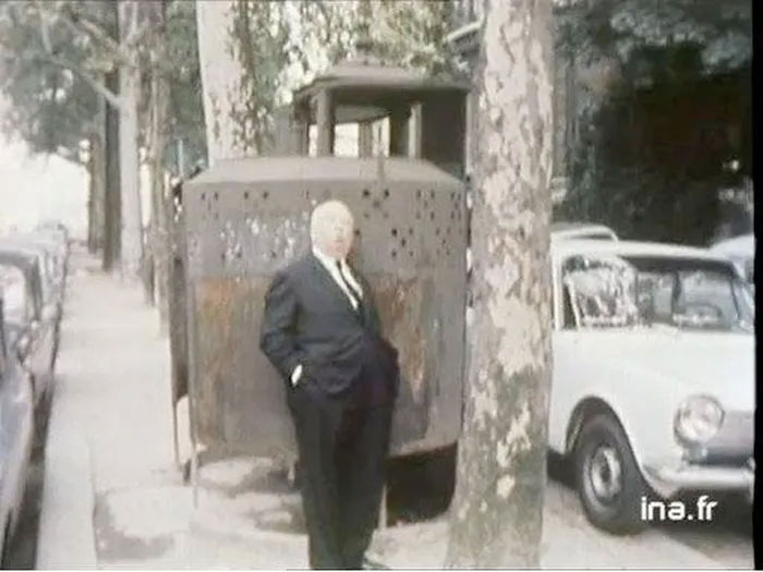 Pissoir - French public toilets help the world become more civilized Picture 3