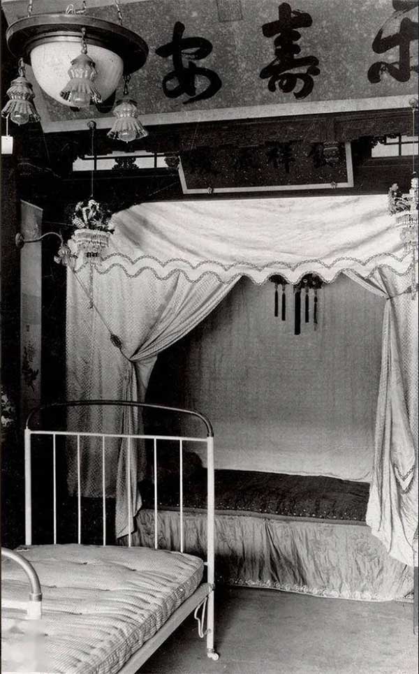Picture 2 of Rare photos from the Qing Dynasty: Inside the Forbidden City and the beauty of the last empress that surprised everyone
