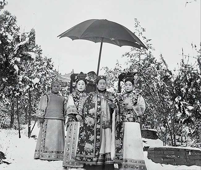 Picture 4 of Rare photos from the Qing Dynasty: Inside the Forbidden City and the beauty of the last empress that surprised everyone