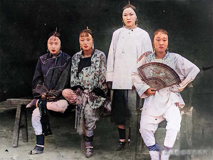 Picture 9 of Rare photos from the Qing Dynasty: The beauty of the number one courtesan is not as intriguing as her 'top-notch' legs