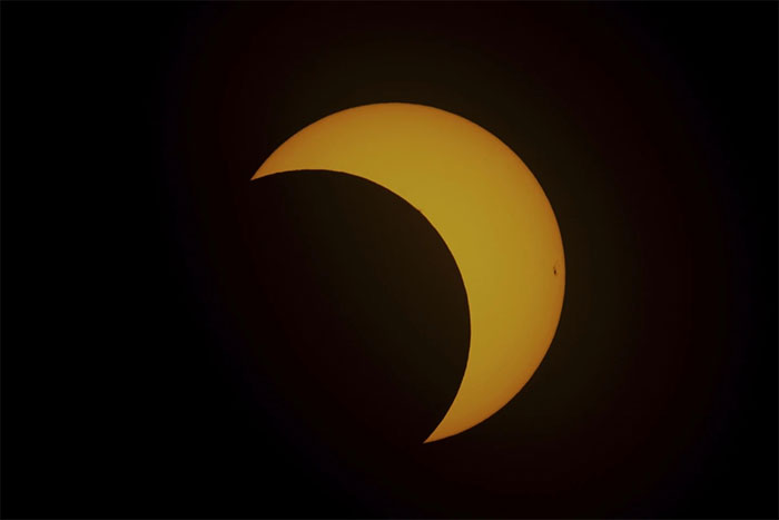 Rare 'ring of fire' solar eclipse in South America Picture 3