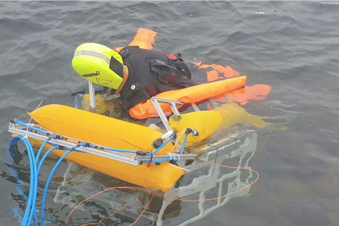 Picture 2 of Rescue robot, capable of quickly saving drowning people