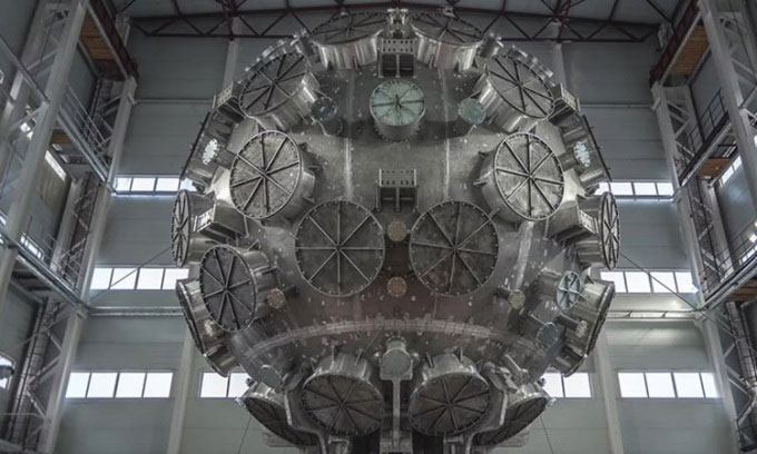 Russia installs the world's most powerful laser. Picture 1