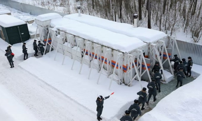 Picture 1 of Russia mass produces mobile nuclear bomb shelters