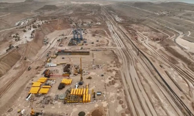 Picture 2 of Saudi Arabia's Vertical City Construction Site