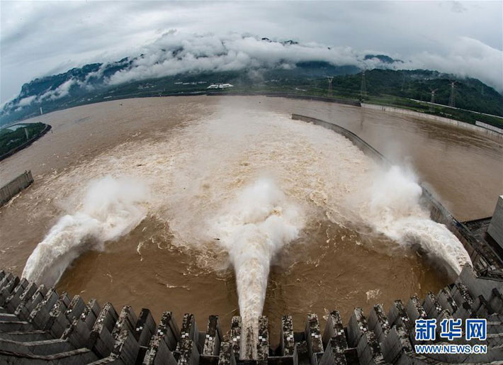 Picture 12 of Scary images of the 'cataclysm' in Southern China