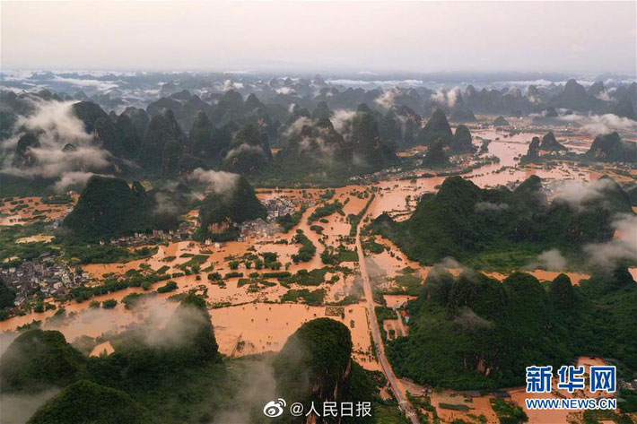 Picture 13 of Scary images of the 'cataclysm' in Southern China
